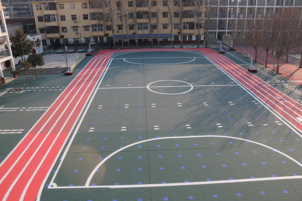 籃球場懸浮地板對(duì)鞋的磨損很大嗎？