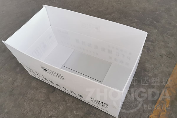 中空板箱價格與紙箱相比有優(yōu)勢嗎？